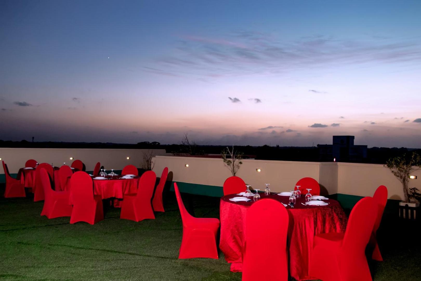 Kanola Luxury Hotel Anuradhapura Exterior foto